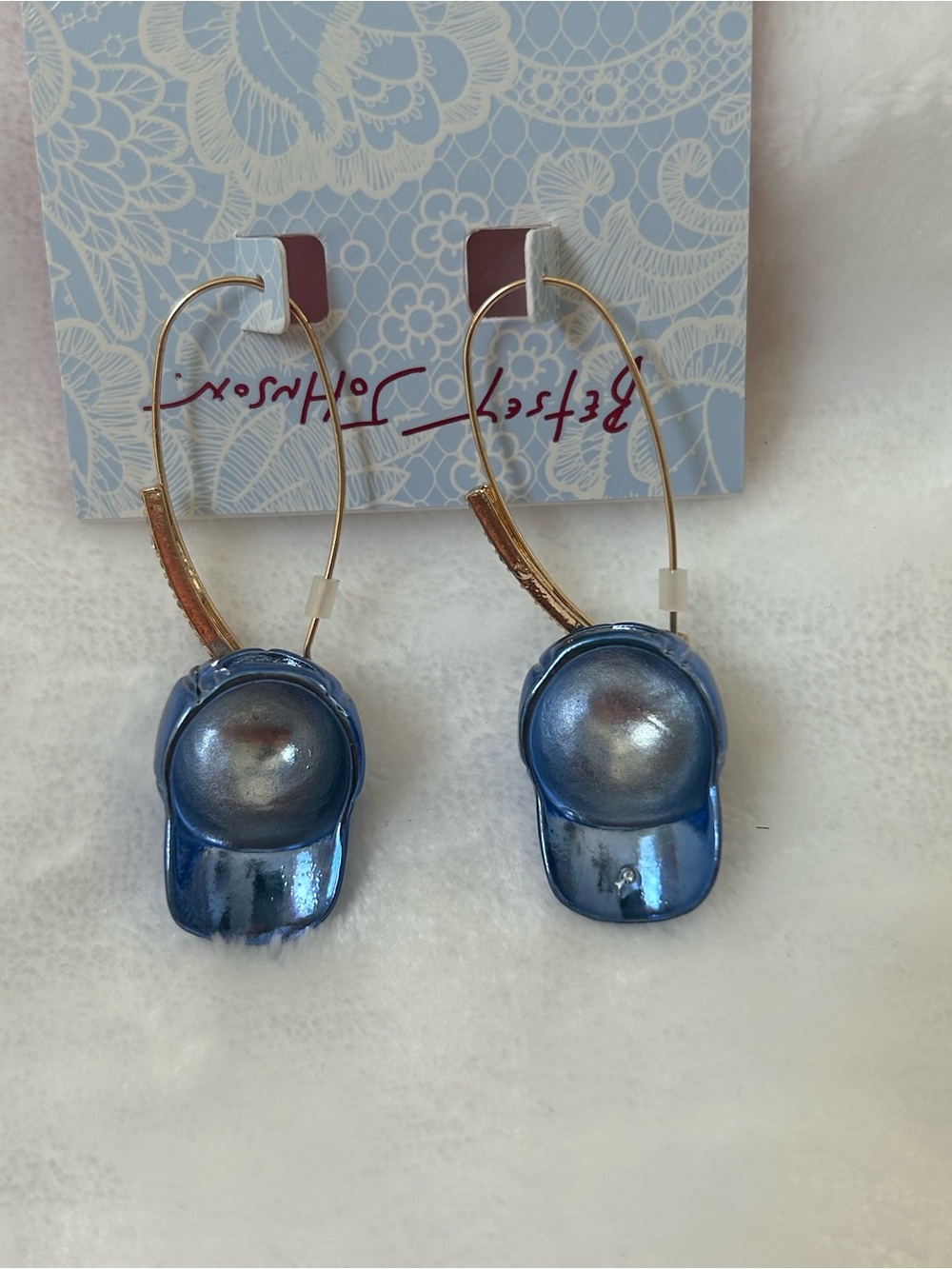 Betsey Johnson USA Baseball Cap Hoop Earrings NWT - Picture 4 of 5